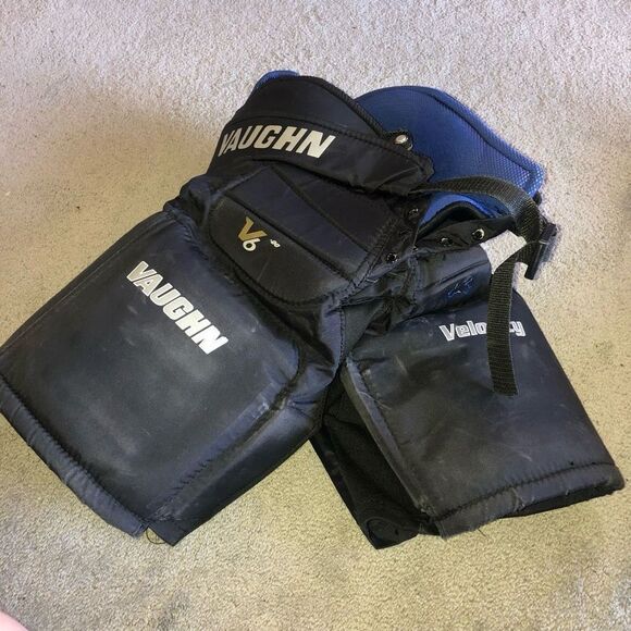VAUGHN VELOCITY V6 HOCKEY PANTS LEG PADS BLACK BLUE JUNIOR YOUTH SZ SMALL/MEDIUM - Picture 1 of 8